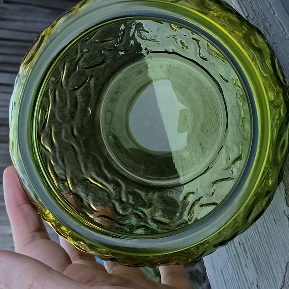 E.O. Brody Crinkle Cut Green glass vase. - Picture 3 of 3